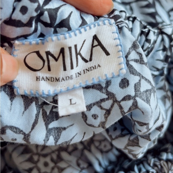 Omika Fitzgerald Long Sleeve Floral Tent Blouse in Inkberry Blue India Large - Picture 4 of 6